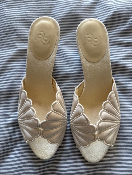 Reformation Shoes - Reformation Waldena Sandal Mules with Scalloped Detail (as worn by Taylor Swift)